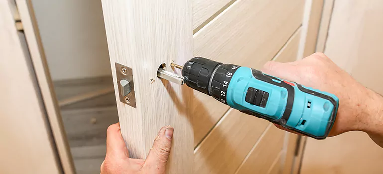 Old Door Knob Repair in South Miami Heights, FL